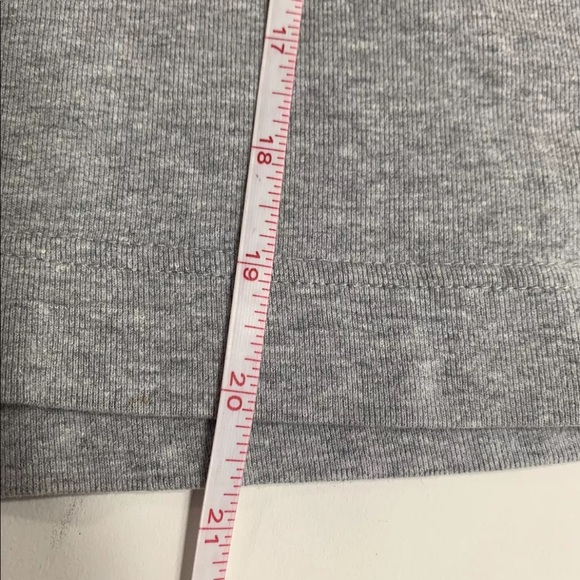 VTG Looney Tunes Women's Gray Cropped Tweetie Bird Sweat Long Sleeve SZ L - Picture 9 of 13